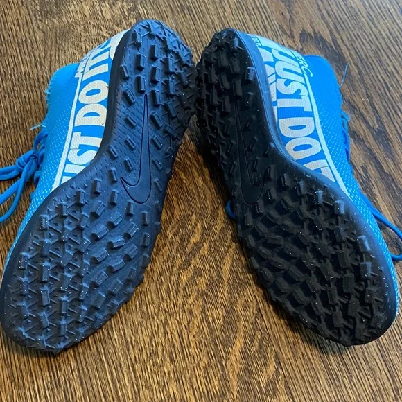 Nike Bright Blue indoor soccer Futsal Cleats - Picture 3 of 3